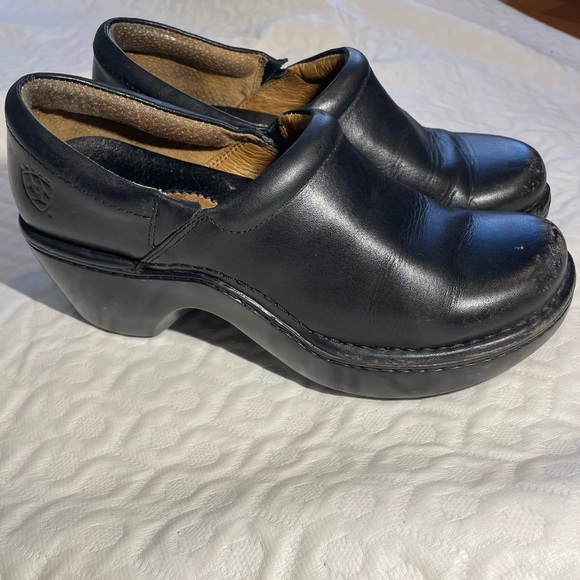 Ariat Clogs Women’s 5.5B Leather Upper Black Slip On Shoes Round Toe Clogs - Picture 1 of 10
